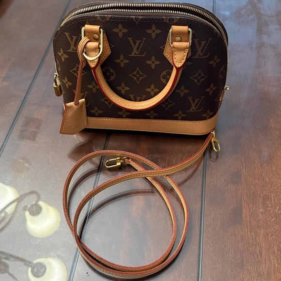 Louis Vuitton Alma Handbag with Strap and box accessories - Picture 3 of 9